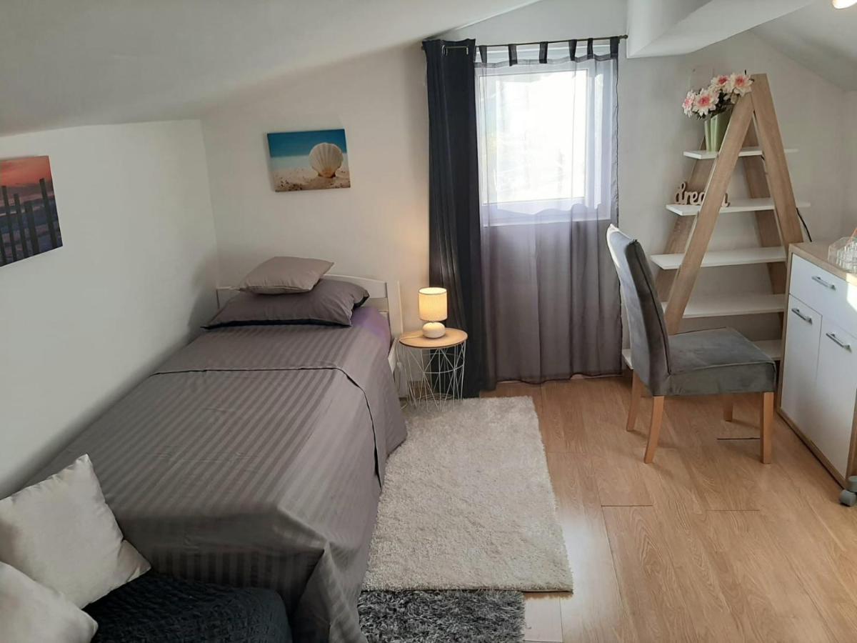 Apartment Natali Kaštel Stari Dış mekan fotoğraf